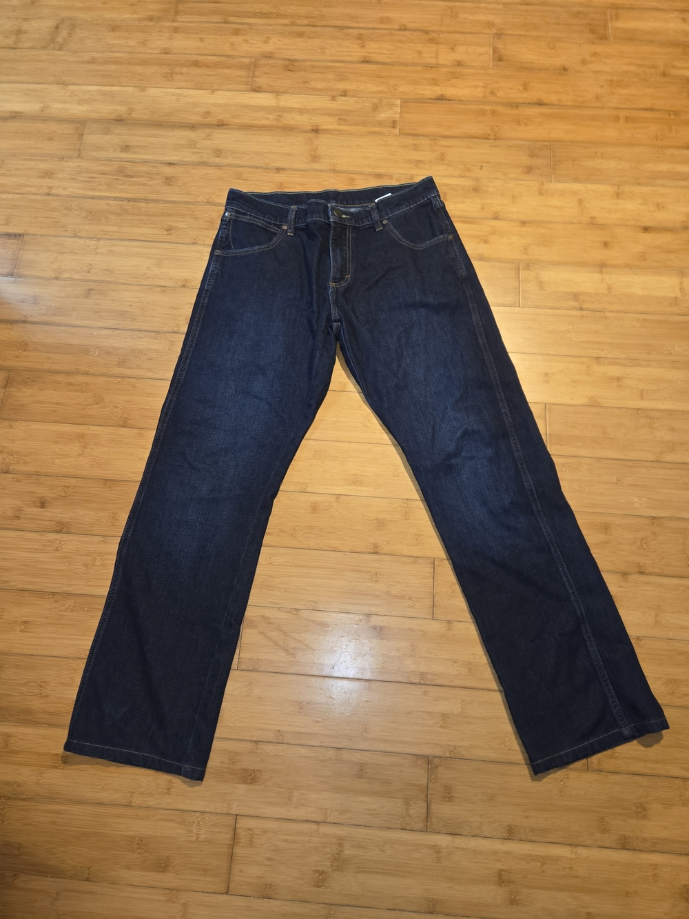 Wrangler Jeans Men's 32x34 Dark Wash Blue Rodeo Cowboy Cut Denim